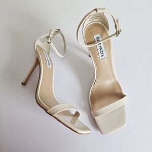 Steve Madden Stecy Cream Patent Leather Ankle Strap Heels Size 10 M